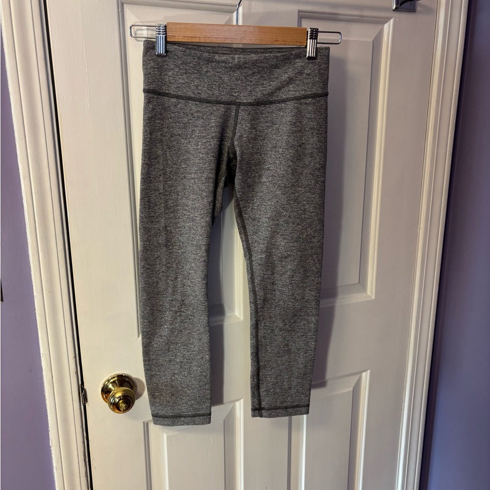 Lululemon Wunder Under High-Rise Crop 21" Roll Down - Heathered Black - Size 4